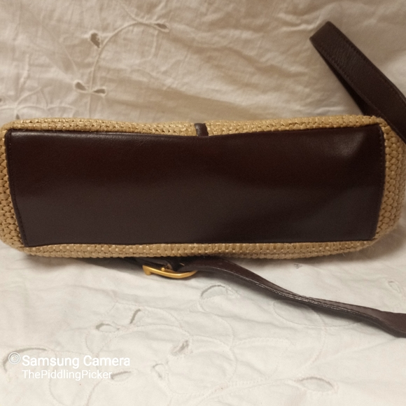 Etienne Aigner Purse with matching Wallet - Picture 7 of 16